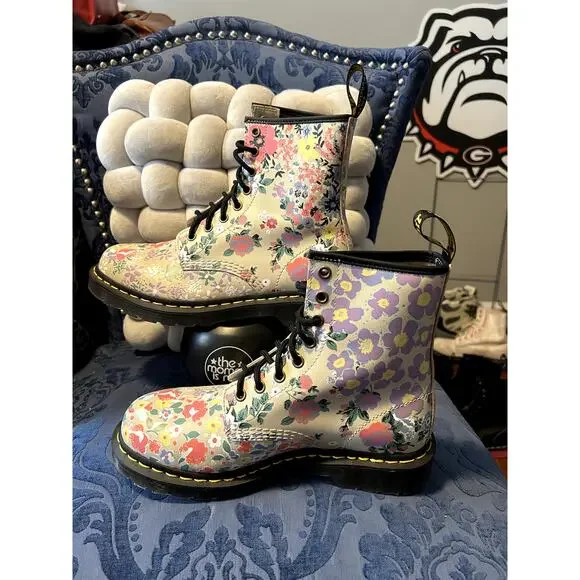 Dr Martens Cream Floral Mash Up 1460 size 8/EU 39 NWOT - Picture 2 of 6